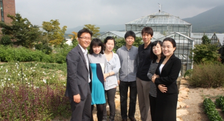 2009 재단소식지용 한방진흥원 연구팀 사진